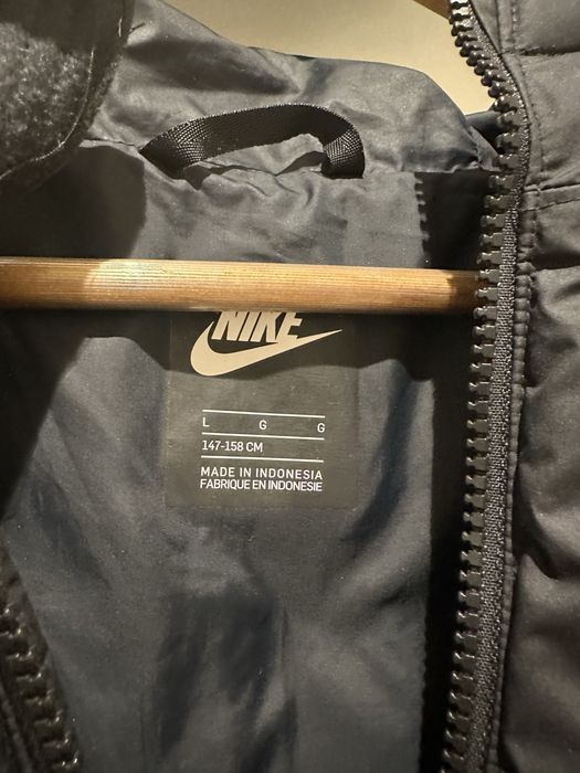 Zimowa kurtka Nike w rozmiarze 147/158