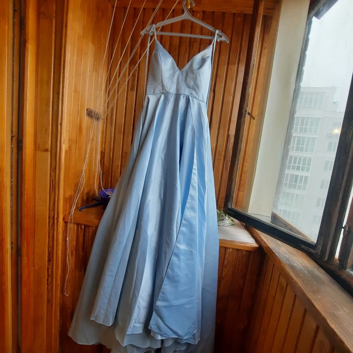 Продам елегантну вечірню/весільну сукню