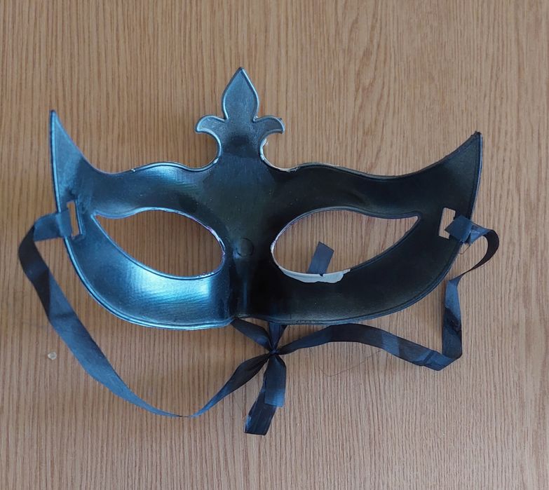 Маска карнавальная.