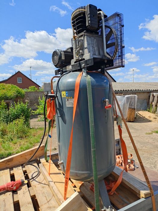 Kompresor, 270 litrów, 400 volt.