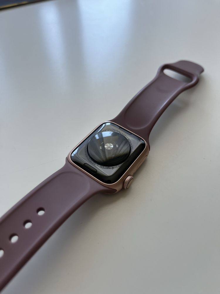 Apple Watch SE 40 mm / uszkodzonh ekran