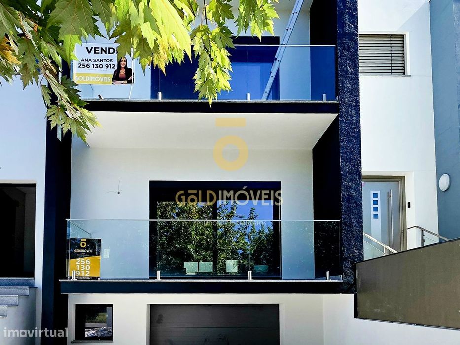 Moradia em Banda T3 Venda em Vila de Cucujães,Oliveira de Azeméis