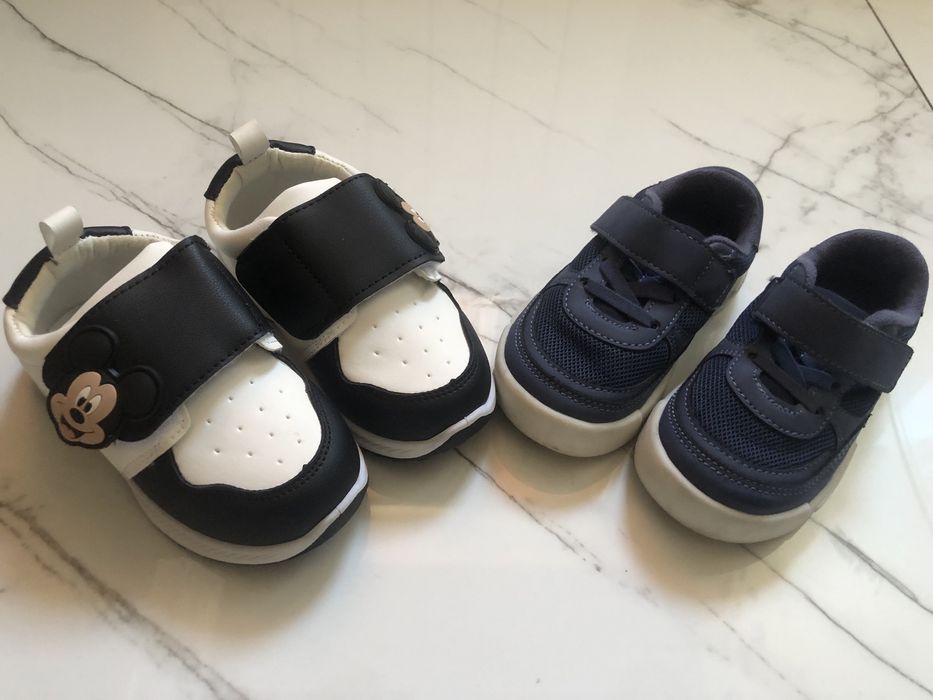 Дитячі кросівки Zara 22 розмір та Міккі маус 24 розмір