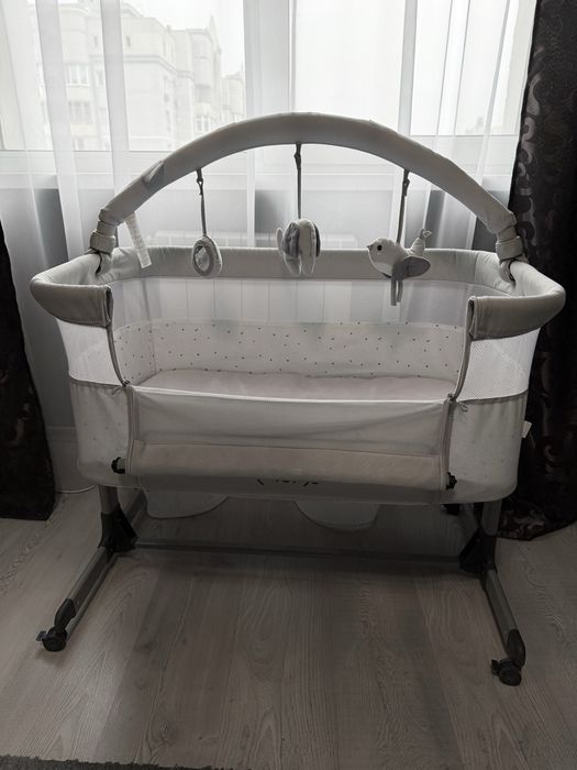 Продам приставне ліжечко для немовлят Momi