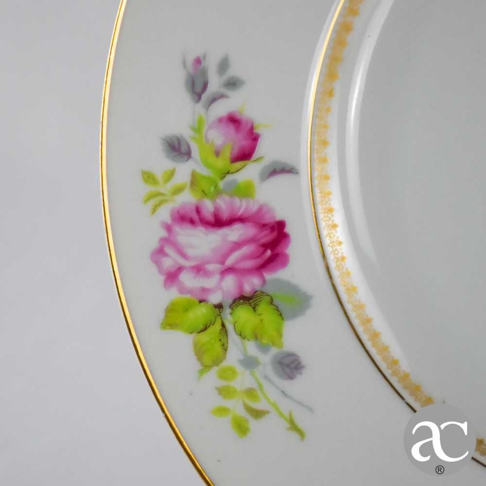 Prato em porcelana Artibus, friso dourado e flores