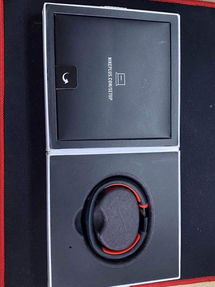 Nike+ Fuelband. Спортивный браслет