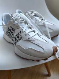 New Balance 327 sneakers in off-white with leopard print detail T37