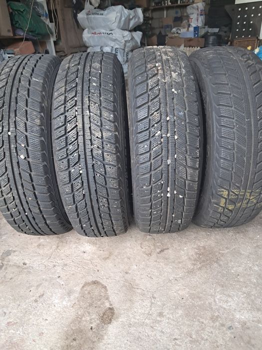 Продам зимову ризину 175/65/R14