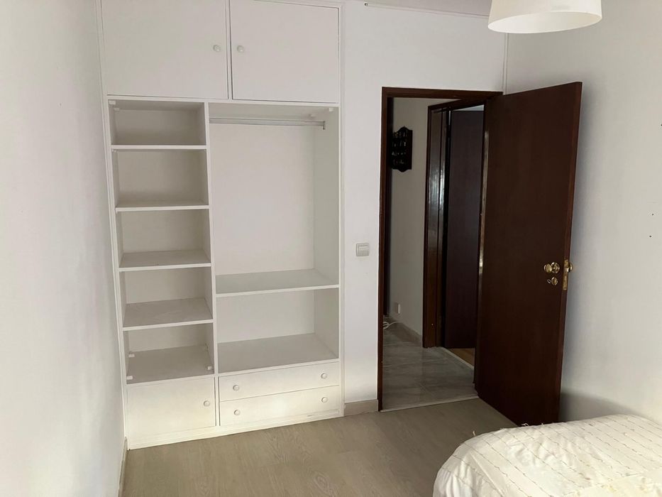 Quarto para arrendar no Cacem de cima