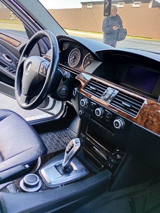 Машина в чудовому збереженому стані!