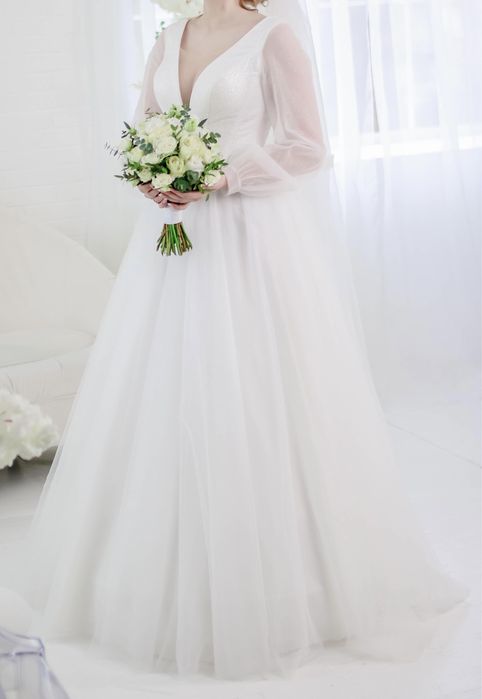 Продам весільну сукню