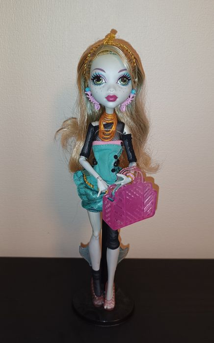 Creeproduction draculaura monster high