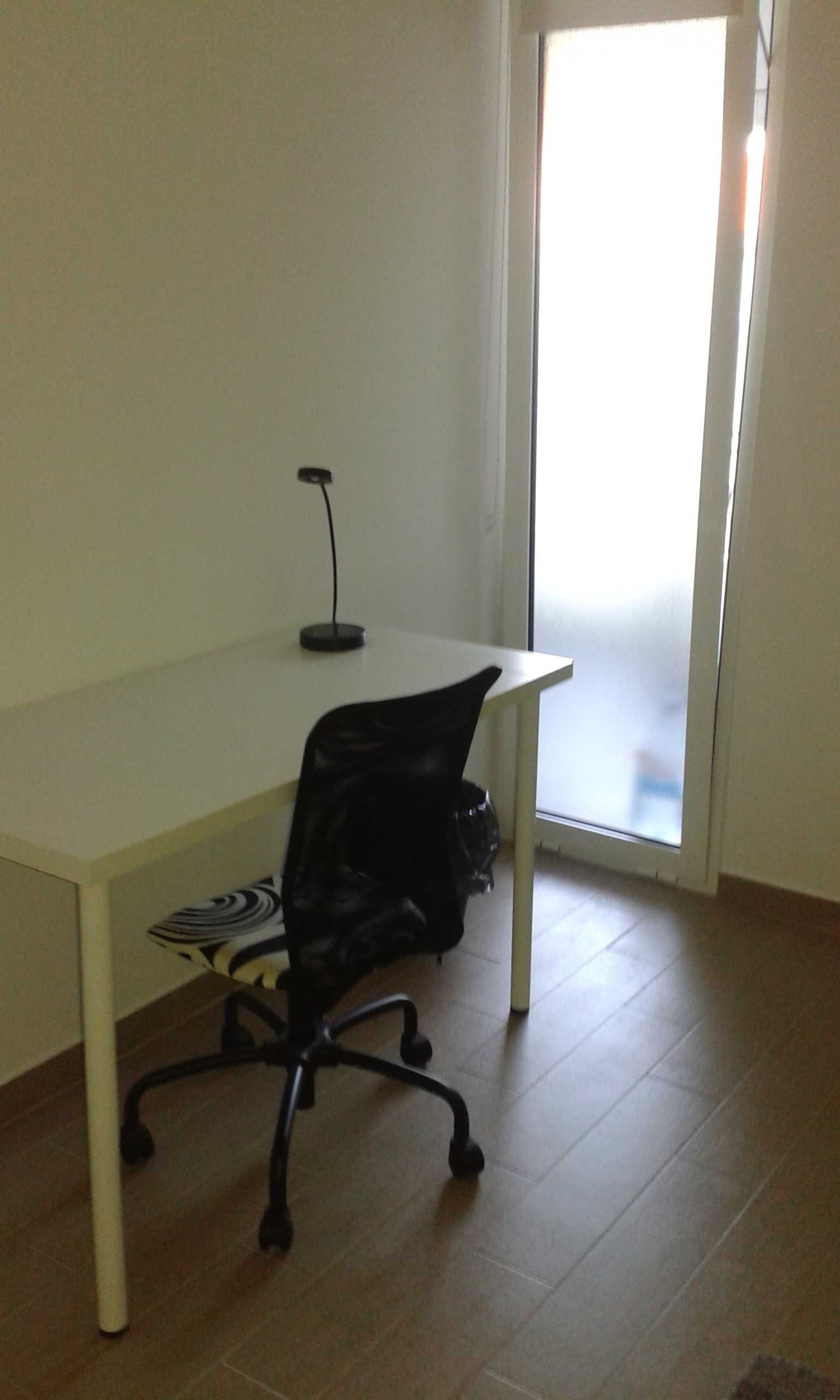 Quarto para estudante universitária(o) junto á FCT e Egas Moniz
