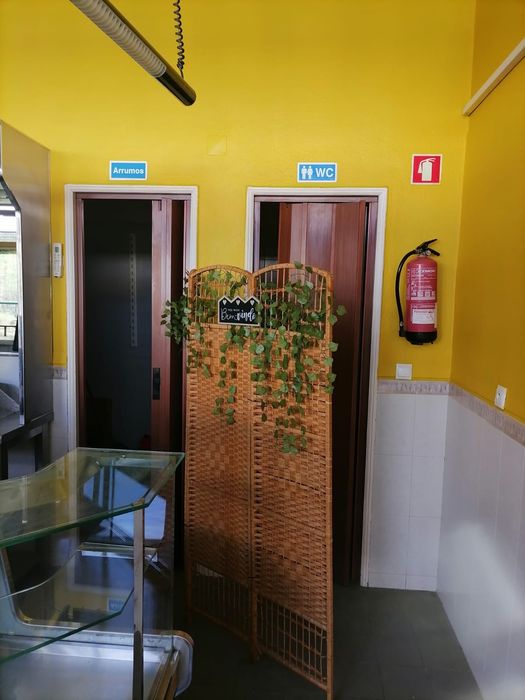 Arrenda Loja / Café no Mercado de Vila Viçosa