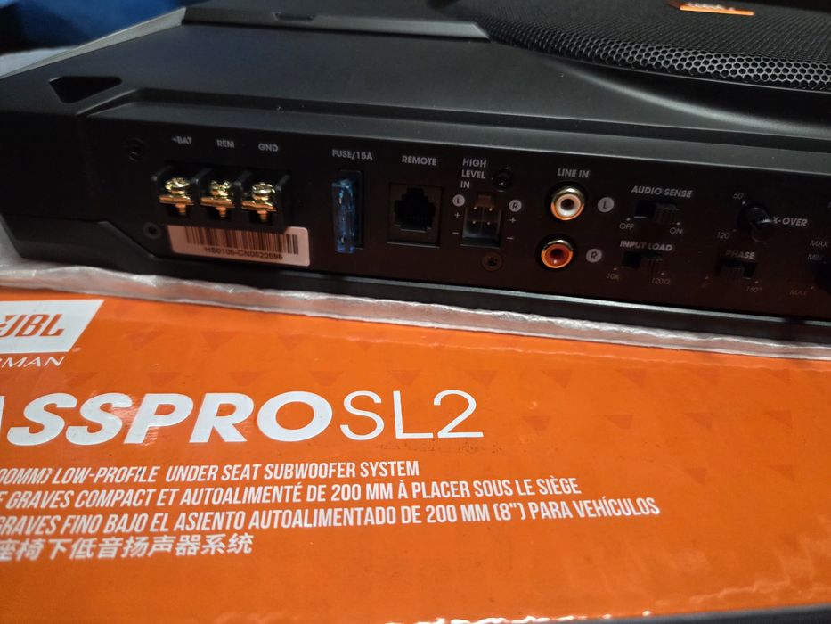 Sprzedam subwoofer samochodowy  JBL BASSPRO SL2 250W