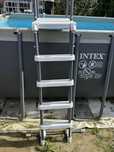 Продам бассейн каркасный INTEX