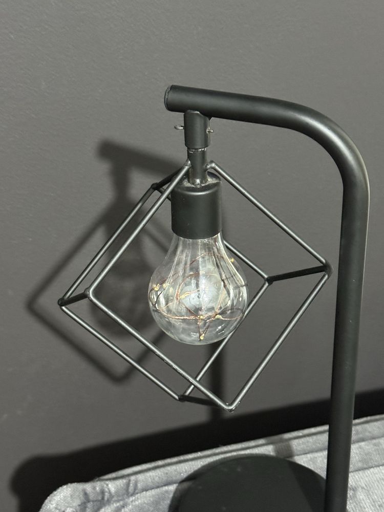 Metalowa czarna lampka stołowa nocna retro loft vintage