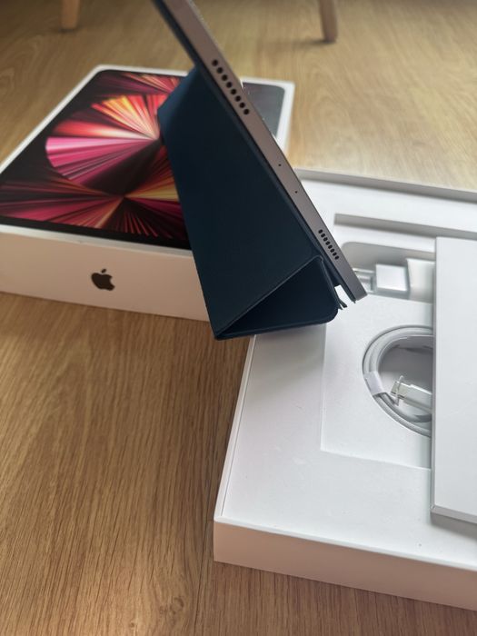 Ipad Pro M1 3 geracão de 128gb 11’ com Capa Apple