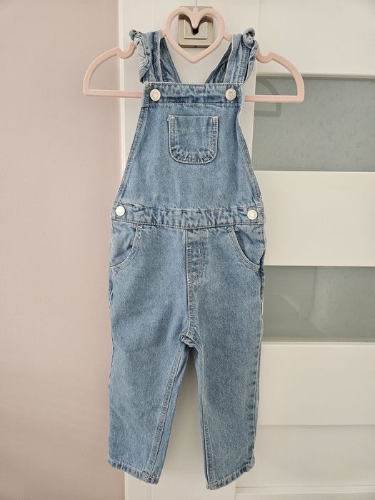 Ogrodniczki spodnie jeansowe na szelkach Mango rozm. 92