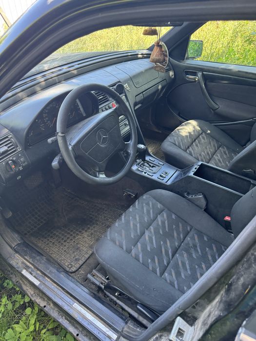 Авто на розборку Мерседес Бенс с180 кпп автоматична