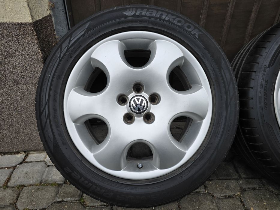 Felgi z oponami 205/55R16 VW New Beetle 5x100 Golf 4 Bora Audi A3 Leon
