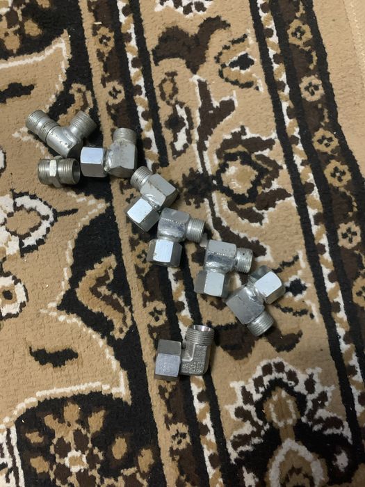 Продам уголки гидравлические