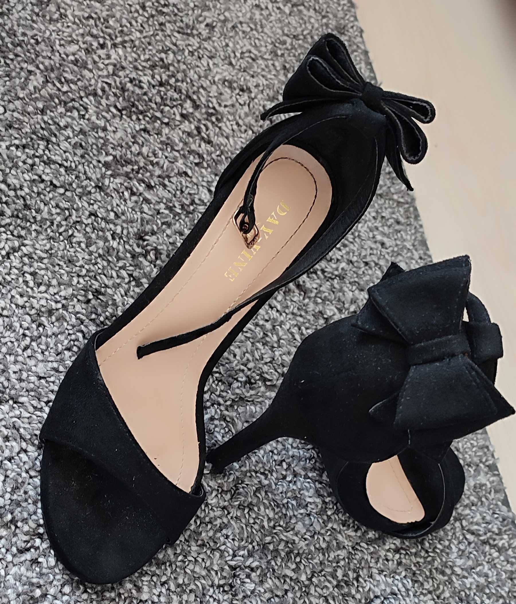 Sandały szpilki czarne