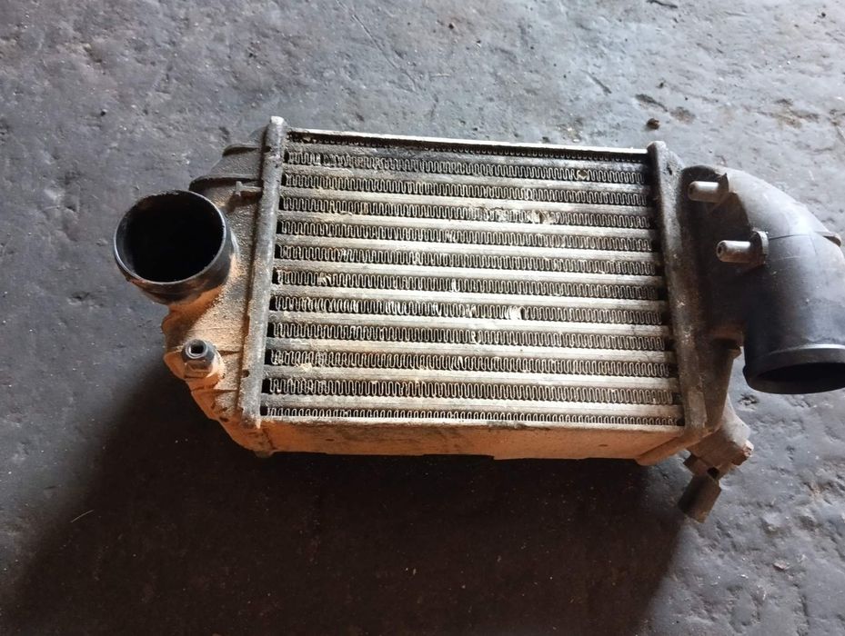 Продам інтеркуллер Шкода Супер Б 059145805