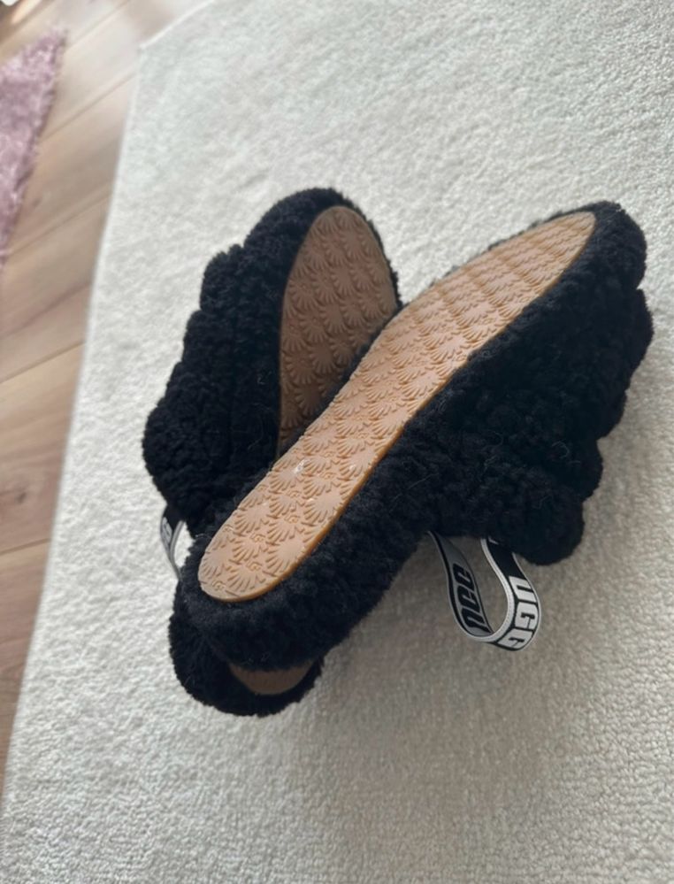 Sapato UGG preto