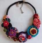 Colar com flores