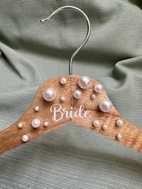 Wieszak bride z perełkami
