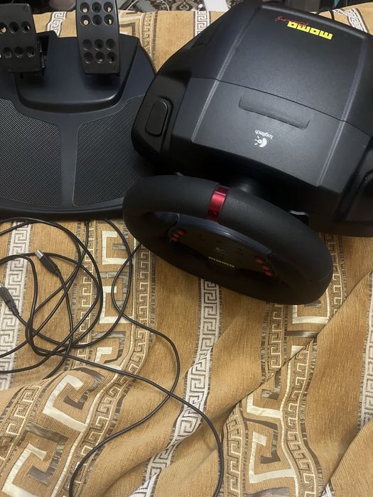 Руль для пк Ligitech Momo racing