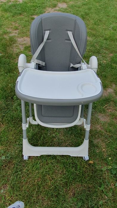 Дитячий годувальний столик