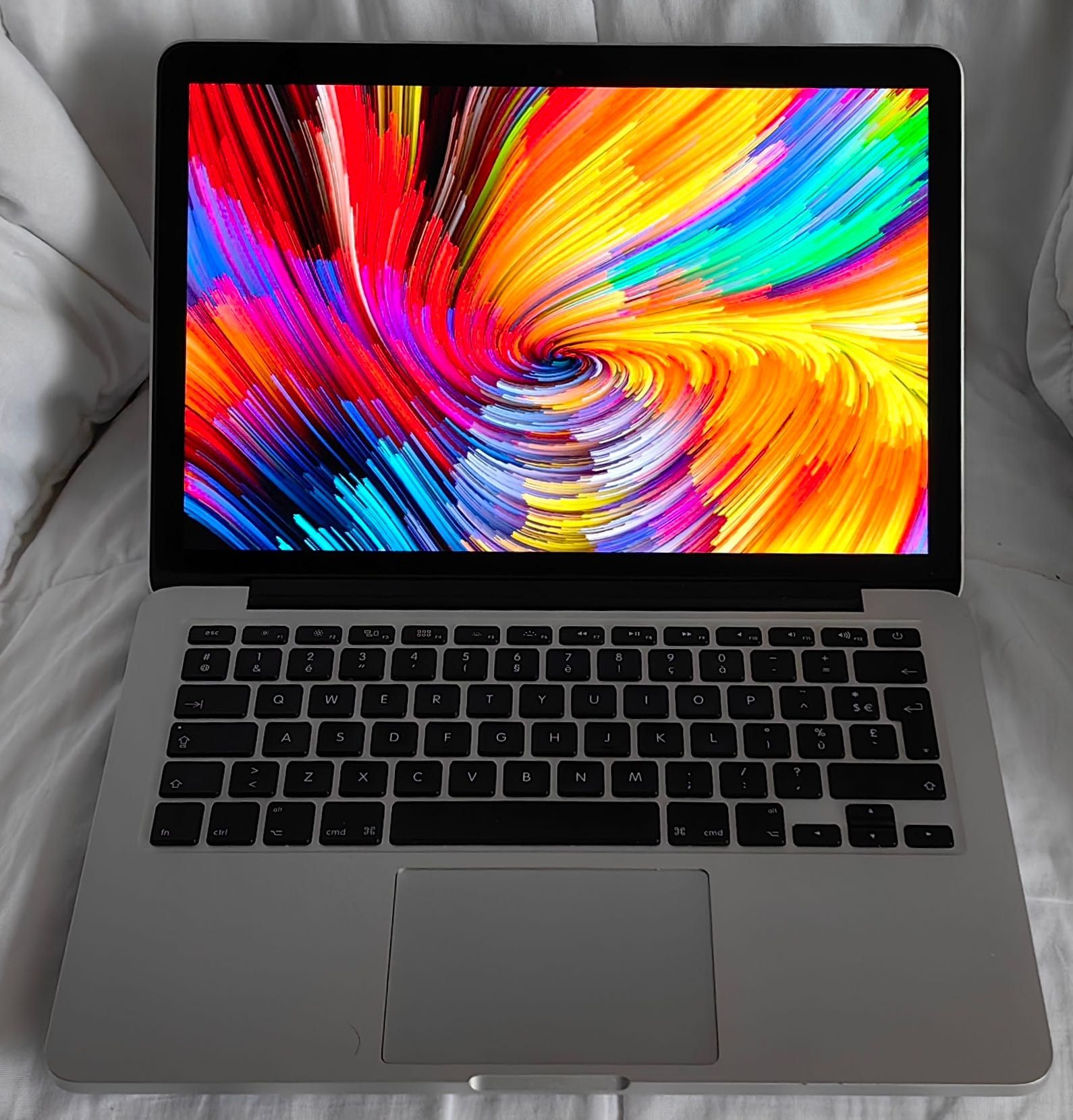 MacBook Pro 13 RETINA Intel core i7, word, excel
