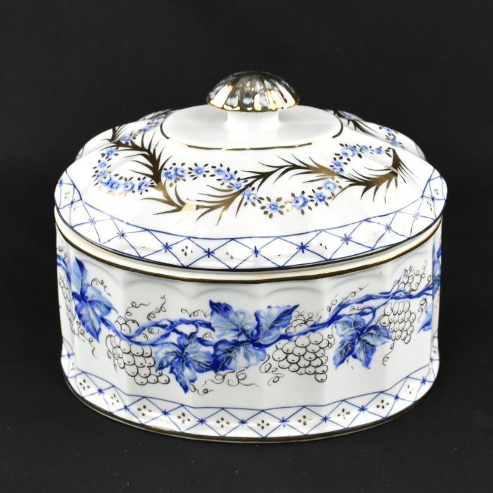 Caixa com tampa Porcelana Vidal Arte, decoração com cachos e parras