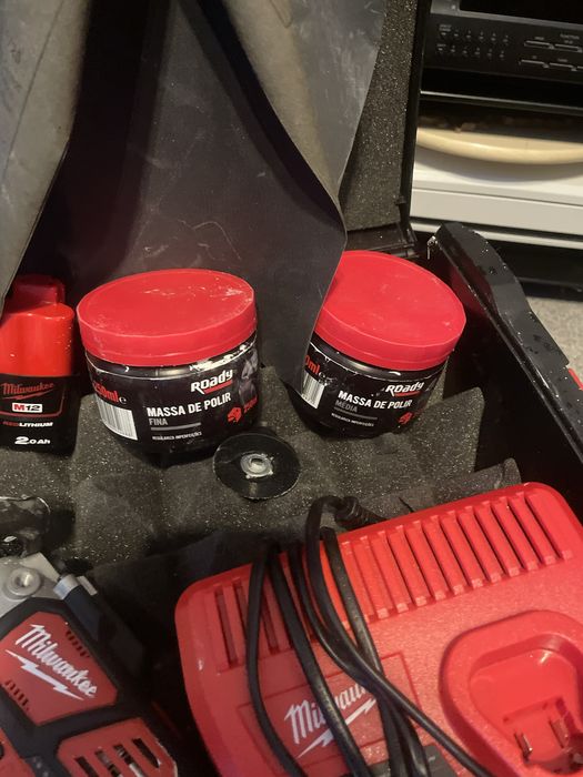 Maquina de polir farois Milwaukee