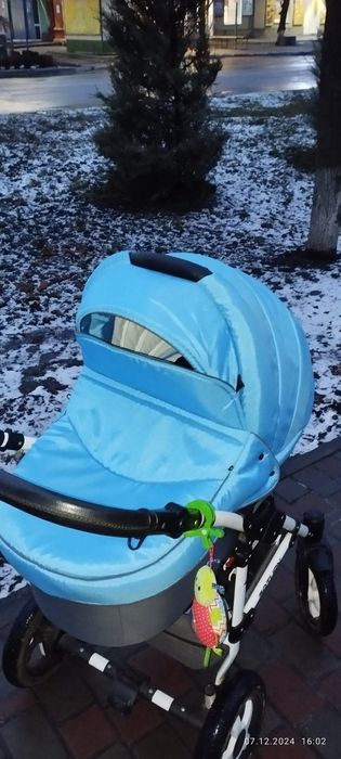Продам дитячу коляску