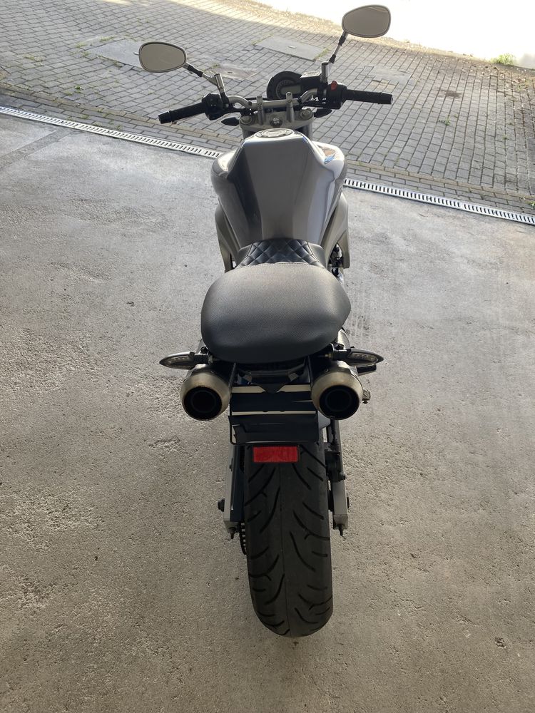 Moto yamaha FZ 6