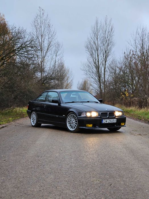 1998 BMW e36 318is coupe