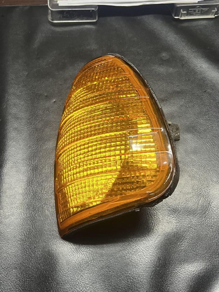 Vendo Pisca Esquerdo p/ Mercedes W123