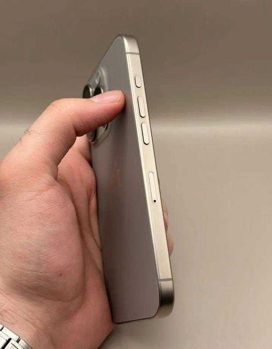 iPhone 15 Pro, 256 ГБ