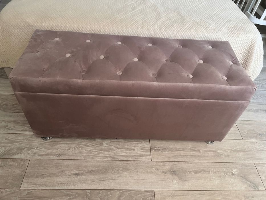 Продам пуф приліжковий!