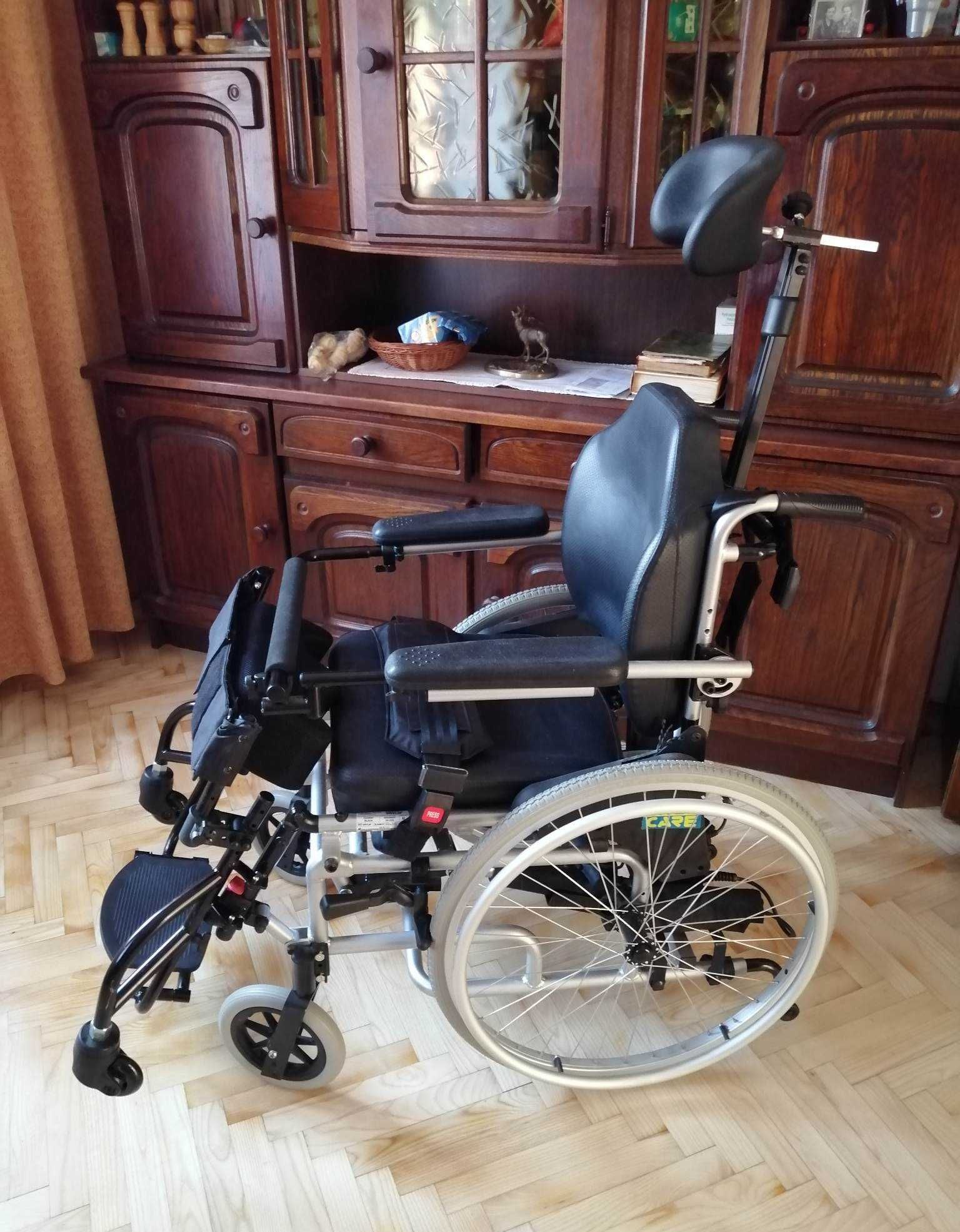 Wózek inwalidzki z funkcją pionizatora firmy Vitea Care model Hero