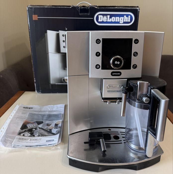 Кавомашина/Кофемашина Delonghi Perfecta Cappuccino ESAM 5500S