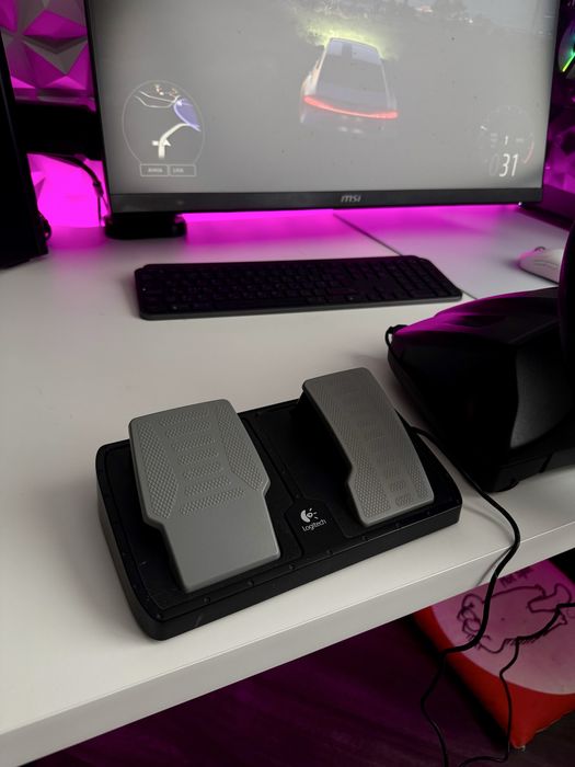 Ігрове кермо та педалі Logitech Formula Vibration Feedback Wheel