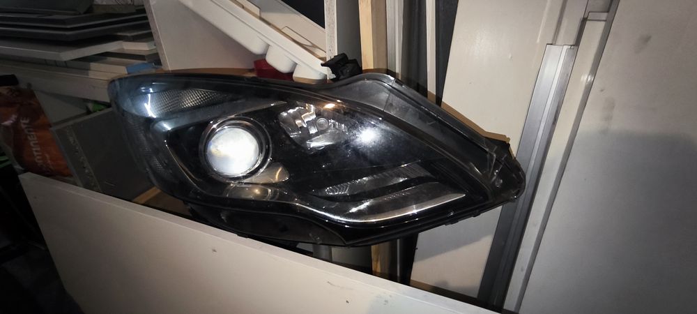 Farol bi xenon drt Zafira C original