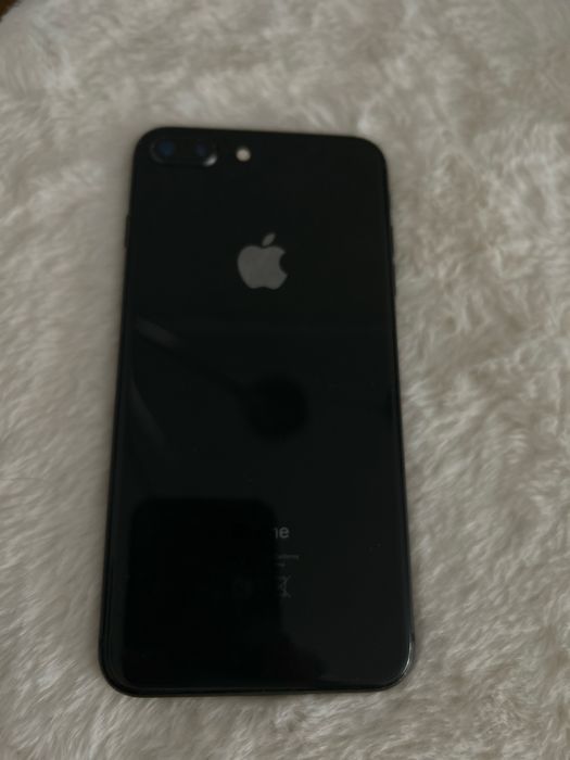 iPhone 8 Plus 64GB czarny – sprawny, gotowy do użycia!