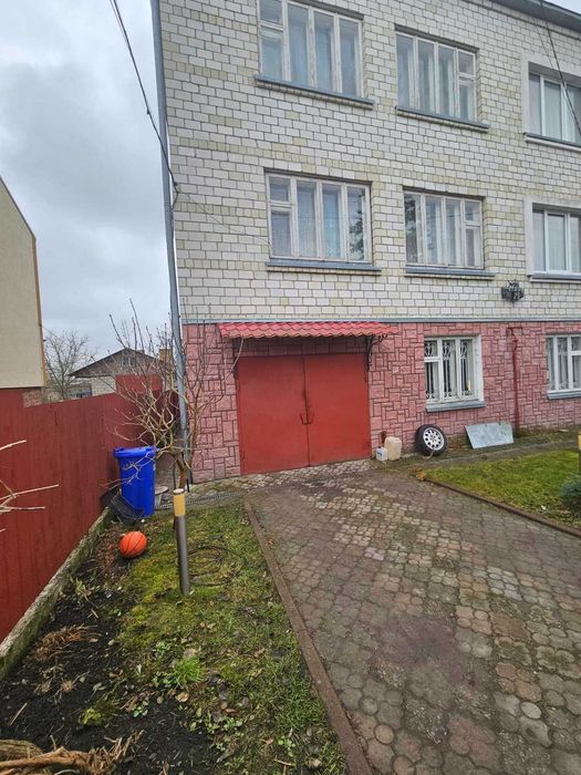 Жит б.222,3м.кв.тазд4622155600:01:003:0234,Л/о,Нов.Яричів,С-Батька 25а