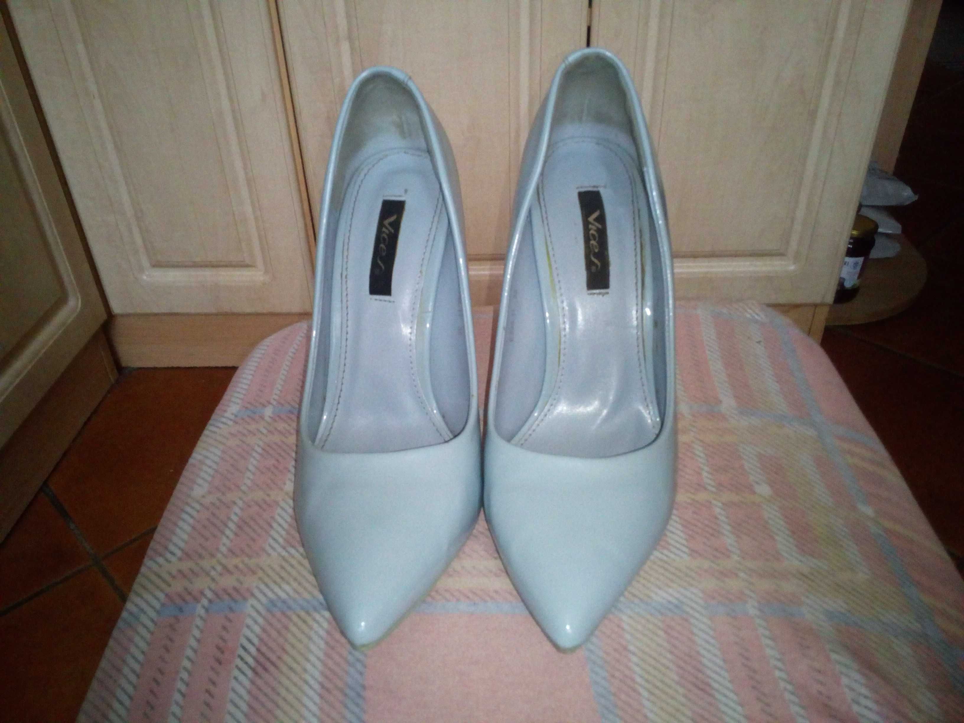 Damskie buty szpilki rozmiar 38 super stan.