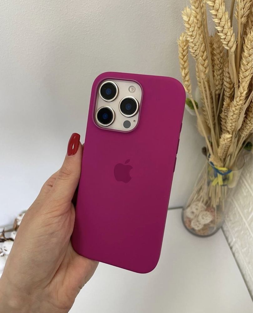 Силиконовый чехол чохол Silicon case Magsafe для iphone 16 pro max